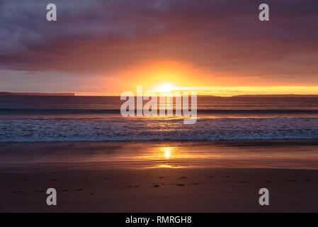 Tramonto su Nelson's Beach a Jervis Bay in estate Foto Stock
