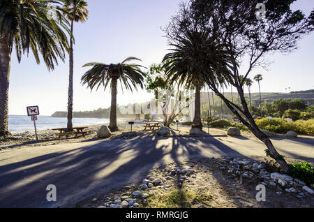 Il crepuscolo scende su Refugio membro spiaggia vicino Goleta, CA, Stati Uniti d'America. Foto Stock