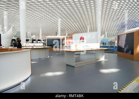 SHENZHEN, Cina - circa maggio, 2016: all'interno di Shenzhen Bao'an International Airport. Si trova nei pressi di Huangtian Fuyong e frazioni di Bao'an Distric Foto Stock