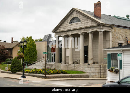 Facciata del museo storico per i pellegrini di atterraggio in Plymouth con il Mayflower. Foto Stock