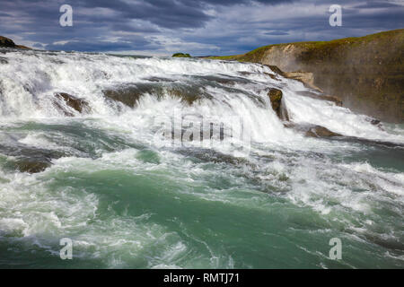 Parte superiore del Gullfoss (Golden cade) a cascata sul fiume Hvítá, una popolare attrazione turistica e parte del Golden Circle itinerario turistico in modo Foto Stock