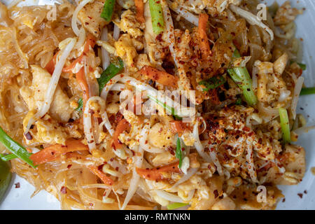 Paad di pollo tailandese, Eagle View Ristorante, Ko Tao Island, Thailandia Foto Stock