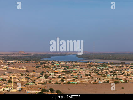 Fiume Nilo visto dalla cima del Gebel Barkal, Stato settentrionale, Karima, Sudan Foto Stock