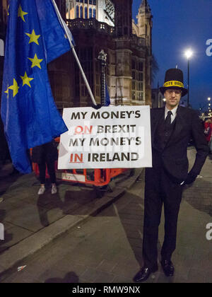 Voto popolare sostenitori guarda il dibattito parlamentare live in piazza del Parlamento davanti a Theresa Maggio del ritiro Brexit trattare con: atmosfera, vista in cui: Londra, Regno Unito quando: 15 Gen 2019 Credit: Wheatley/WENN Foto Stock