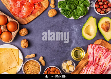 Cheto, ketogenic dieta low carb, cibo sano sfondo, vista dall'alto. Foto Stock