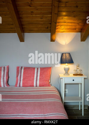 Interno di una camera per gli ospiti a puro Flor de Esteva B&B in Vila do Bispo. Foto Stock