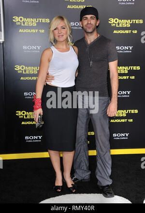 Caro Lee, Vincent Grashaw a trenta minuti o meno Premiere al Chinese Theatre di Los Angeles.custodire Lee, Vincent Grashaw  46 evento nella vita di Hollywood - California, tappeto rosso Evento, STATI UNITI D'AMERICA, industria cinematografica, celebrità, fotografia, Bestof, arte cultura e intrattenimento, Topix celebrità moda, migliori della vita di Hollywood, evento nella vita di Hollywood - California, moquette rossa e dietro le quinte, movie celebrità, personaggi televisivi, musica celebrità, Topix, attori da lo stesso film e cast co star insieme. inchiesta tsuni@Gamma-USA.com, Credito Tsuni / STATI UNITI D'AMERICA, 2011 - Gruppo, TV e film cast Foto Stock