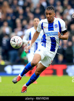 Brighton & Hove Albion di Bernardo in azione durante la FA Cup quinto round in abbinamento alla AMEX Stadium, Brighton. Foto Stock