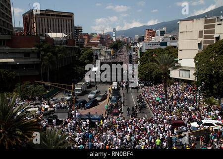Caracas, Venezuela. 02Feb, 2019. Centinaia di protesta per denunciare "l' illegittimità di Nicolas Maduro il governo, a Caracas, Venezuela. Presidente o Foto Stock