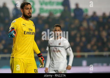 Foto di Mauro Locatelli/LaPresse 16 Febbraio 2019 Bergamo, Italia sport calcio Atalanta vs Milano - Campionato di calcio di Serie A TIM 2018/2019 - Stadio Atleti Azzurri d'Italia. Nella foto: Foto Donnarumma Mauro Locatelli/LaPresse Febbraio 16, 2019 Bergamo, Italia sport soccer Atalanta vs Milano- Italiano campionato di Football League A TIM 2018/2019 - Atleti Azzurri d'Italia Stadium. Nel pic: Donnarumma Foto Stock