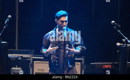 Berlino, Germania. Xvi Feb, 2019. Il cantante americano Justin Jesso è l'atto di apertura delle lacrime per i timori sul palco a Tempodrom. Credito: Annette Riedl/dpa/Alamy Live News Foto Stock