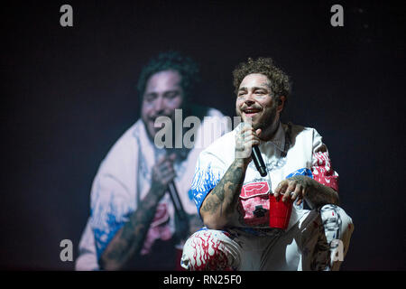 Birmingham, Regno Unito. Il 16 febbraio 2019. Post Malone, vero nome Austin Richard , rapper cantante, compositore e produttore record esecuzione presso il Resort World Arena, Birmingham 2019-02-16 Credito: Gary Mather/Alamy Live News Foto Stock