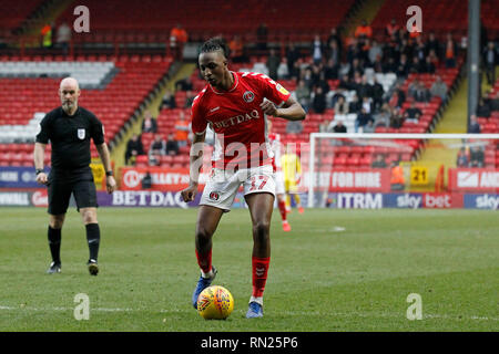 Londra, Regno Unito. 16 feb 2019. Joe Aribo di Charlton Athletic durante il cielo EFL scommettere League 1 match tra Charlton Athletic e Blackpool a valle, Londra, Inghilterra il 16 febbraio 2019. Foto di Carlton Myrie. Solo uso editoriale, è richiesta una licenza per uso commerciale. Nessun uso in scommesse, giochi o un singolo giocatore/club/league pubblicazioni. Credit: UK Sports Pics Ltd/Alamy Live News Foto Stock