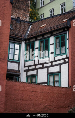 Damstredet quartiere noto per il bizzarro del xviii secolo case in legno, Oslo, Norvegia Foto Stock