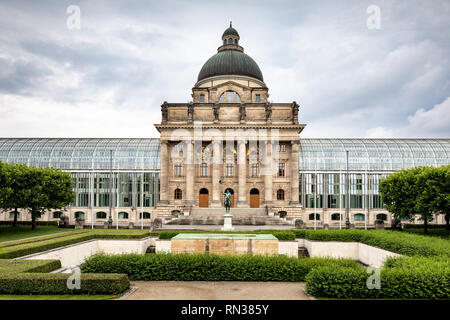 La Bayerische Staatskanzlei (bavarese Cancelleria di Stato) Baviera, Monaco di Baviera, Germania Foto Stock