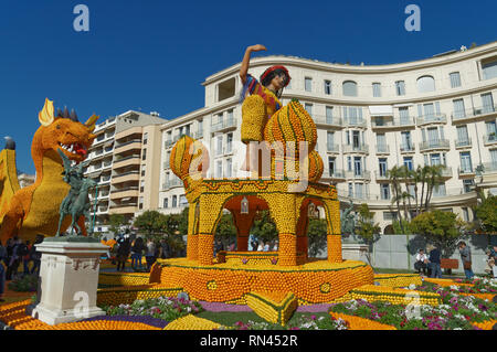 Febbraio 16 2019 Mentone, in Francia, la 86Sagra del limone (Des Mondes Fantastiques) durante il Carnevale di Nizza Foto Stock