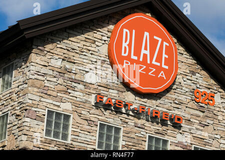 Un segno del logo al di fuori di un tripudio Pizza ristorante posizione in Martinsburg, West Virginia il 13 febbraio 2019. Foto Stock