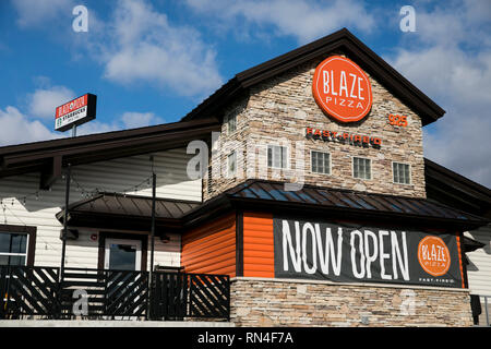 Un segno del logo al di fuori di un tripudio Pizza ristorante posizione in Martinsburg, West Virginia il 13 febbraio 2019. Foto Stock