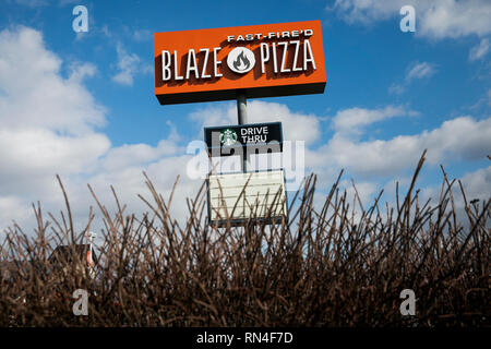 Un segno del logo al di fuori di un tripudio Pizza ristorante posizione in Martinsburg, West Virginia il 13 febbraio 2019. Foto Stock