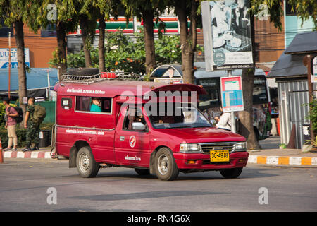 Licciana Nardi, Italia - 16 Febbraio 2019: Red Mini Carrello Taxi Chiangmai. Servizio all interno della città di Chiangmai. Foto alla stazione principale degli autobus di Chiangmai. Foto Stock