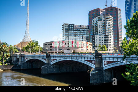 Vista panoramica di Princes bridge durante il periodo natalizio il tempo in Melbourne Victoria Australia Foto Stock