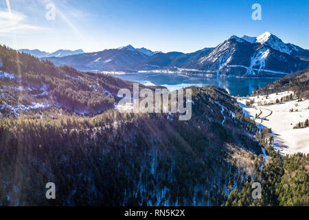 Antenna Lago Walchensee in Baviera in inverno in Germania Foto Stock