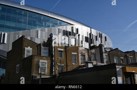 Londra, Regno Unito. Xvii Feb, 2019. Una bella giornata di sole dal nuovo Tottenham Hotspur Stadium nel nord di Londra mentre si avvicina alla sua conclusione con la squadra di calcio con la speranza di giocare i loro primi giochi nelle prossime settimane Credito: Simon Dack/Alamy Live News Foto Stock