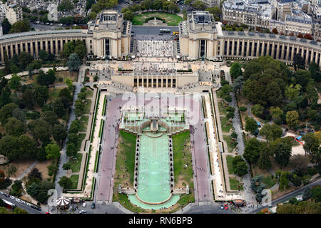 Parigi, Francia - 21 agosto 2018: Fontaines de Chaillot e Place du Trocadero Foto Stock