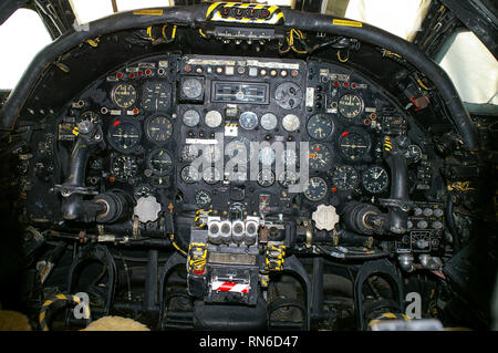 Avro Vulcan bomber piano i dettagli del cockpit, illustrante la Guerra fredda era technology. All'interno di Vulcan restauro fiducia Vulcan B2 XL426 Foto Stock