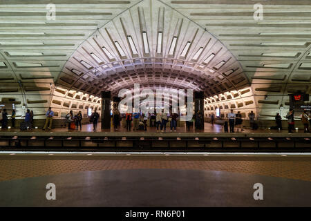 Partenza in treno, metropolitana Stazione Centrale, Washington Metropolitan Area Transit Authority, DC Foto Stock