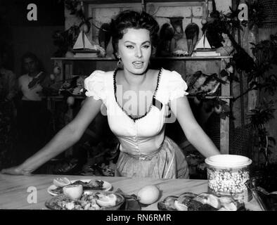 SOPHIA LOREN, scandalo IN SORRENTO, 1955 Foto Stock