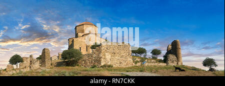 Foto e immagini del monastero di Jvari, un sesto secolo Georgian monastero ortodosso nei pressi di Mtskheta, Georgia orientale. Un sito Patrimonio Mondiale dell'UNESCO. Il JVA Foto Stock