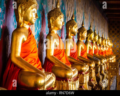 Statue di Buddha a Bangkok Wat Arun Foto Stock