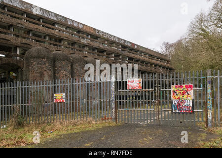 Basilica di San Pietro in seminario nel 2019 - Un negligente A elencati brutalist edificio di stile ed ex sacerdote centro di addestramento di Cardross, Argyll and Bute, Scozia Foto Stock