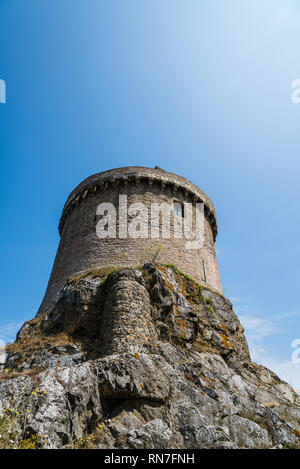 Cap Frehel, Francia - 24 Luglio 2018: Fort La Latte o il Castello di La Latte è un castello nel nord-est della Bretagna, vicino a Capo Frehel. Si tratta di un famoso giro Foto Stock