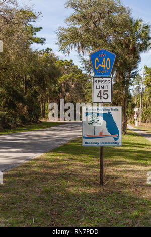 Seguire quel sogno Parkway, situato in Yankeetown, Florida USA Foto Stock