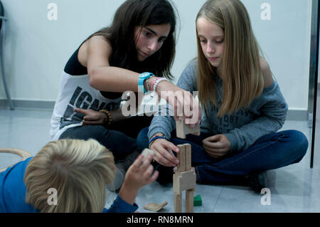 Circa 4.500 bambini spagnoli di protesi di usura perché essi sono nati senza un arto, o perché hanno subito una traumatica amputazione, o a causa di Foto Stock