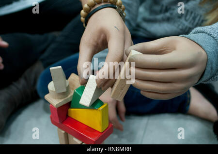 Circa 4.500 bambini spagnoli di protesi di usura perché essi sono nati senza un arto, o perché hanno subito una traumatica amputazione, o a causa di Foto Stock