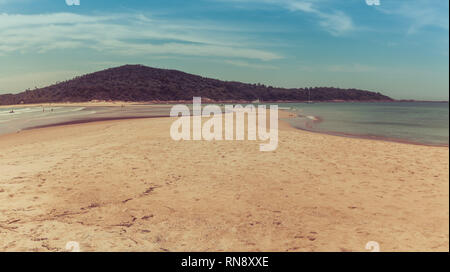 Fingal spiedo di sabbia di fronte all isola di Fingal. Fingal Bay, Nuovo Galles del Sud, Australia Foto Stock