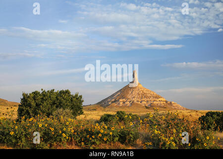 Chimney Rock National Historic Site, western Nebraska, USA. Il picco del camino Rock si trova a 1289 metri sopra il livello del mare. Foto Stock