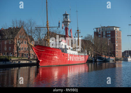 La nave di luce la Amrumbank a Emdem. Museo e ristorante. Germania Foto Stock