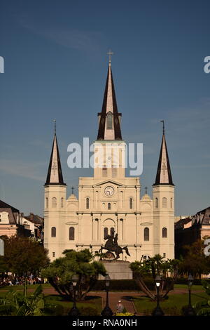 St Louis Cattedrale che si affaccia su piazza Jackson nel Quartiere Francese, New Orleans, Louisiana, Stati Uniti d'America Foto Stock