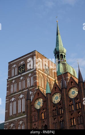 San Nikolaikirche Am Alten Markt, Stralsund, Meclenburgo-Pomerania Occidentale, Germania Foto Stock