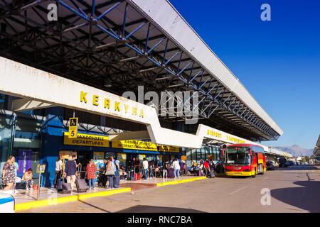 Corfù, Grecia - 15. Settembre 2017: Terminal aeroporto di Corfù (CFU) in Grecia. | Utilizzo di tutto il mondo Foto Stock