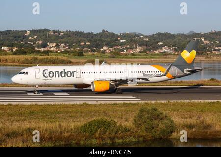 Corfù, Grecia - 13. Settembre 2017: Condor Airbus A321 a Corfu Airport (CFU) in Grecia. | Utilizzo di tutto il mondo Foto Stock