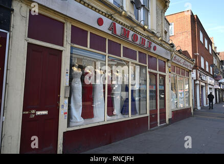 Tottenham Londra REGNO UNITO - L'Amore abito da sposa abito e negozio di Tottenham Alta Strada Foto Stock