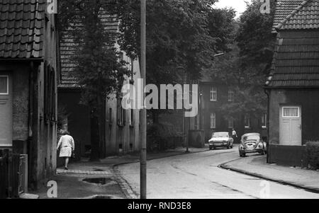 Gli abitanti non vogliono più accettare le difficoltà dello stato di tale miniera di carbone insediamento della Ruhrkohle AG (RAG) a Marl, qui il 27 giugno 1974. | Utilizzo di tutto il mondo Foto Stock