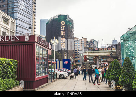 Chongqing Chongqing / Cina - 06 Aprile 2015: Grotta Hongya distretto (Hongyadong) famosa culturale tradizionale meta di turismo Foto Stock