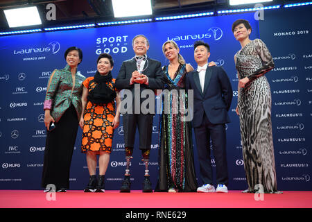 Monaco, Monaco. 18 Febbraio, 2019. Ami Chan, Denja Peng, Xia Boyu (Laureus momento sportivo dell'anno) con l'Trophaae, Annabelle Bond, Li Xiaopeng, Melina Njai. GES/sport/Generale Laureus World Sports Awards 2019, 18.02.2019 Sport: Laureus World Sports Awards 2019, febbraio 18, 2019 | Utilizzo di credito in tutto il mondo: dpa picture alliance/Alamy Live News Foto Stock