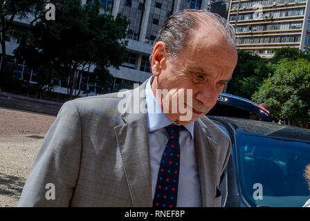 Sao Paulo, Brasile. 19 Feb, 2019. SP - Sao Paulo - 02/19/2019 - Aloysio Nunes - ex ministro degli Affari esteri e presidente in carica del investe SP, Aloysio Nunes, arriva all'Instituto FHC nel centro di Sao Paulo dove egli darà la lezione sulla mattina di questa fiera martedì 19. Collegamenti incollati alla ex ministro sono stati gli obiettivi del sessantesimo fase dell'Opera La Lava Jato impostato su off oggi da parte della polizia federale, il sospetto e il trasferimento di proprina a nome di Odebrechet. Foto: Suamy Beydoun / AGIF Credito: AGIF/Alamy Live News Foto Stock